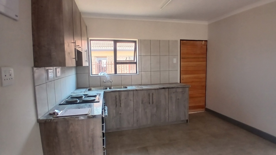 2 Bedroom Property for Sale in Heidedal Free State